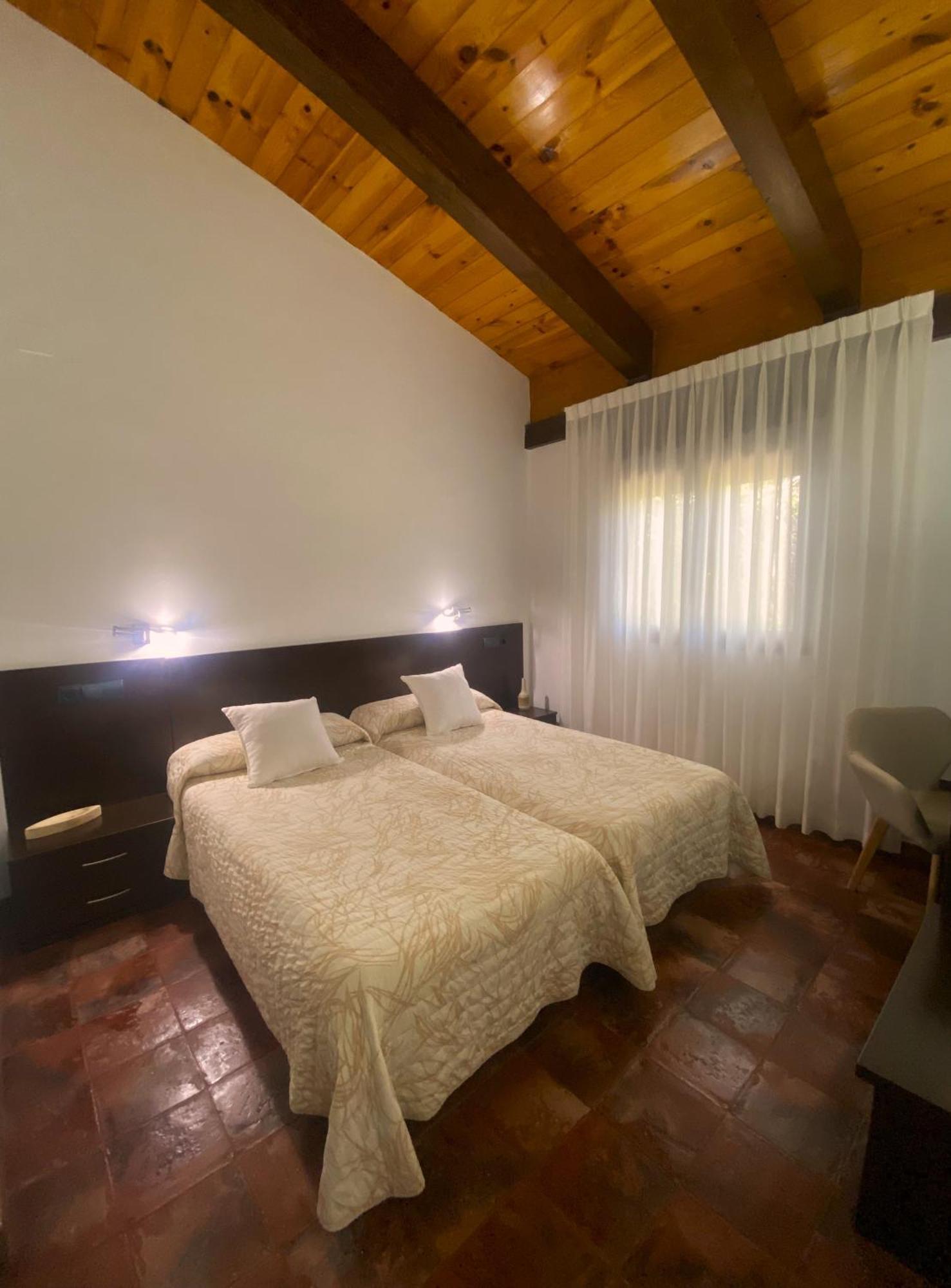 Pago De Tharsys Guest House Рекена Екстериор снимка
