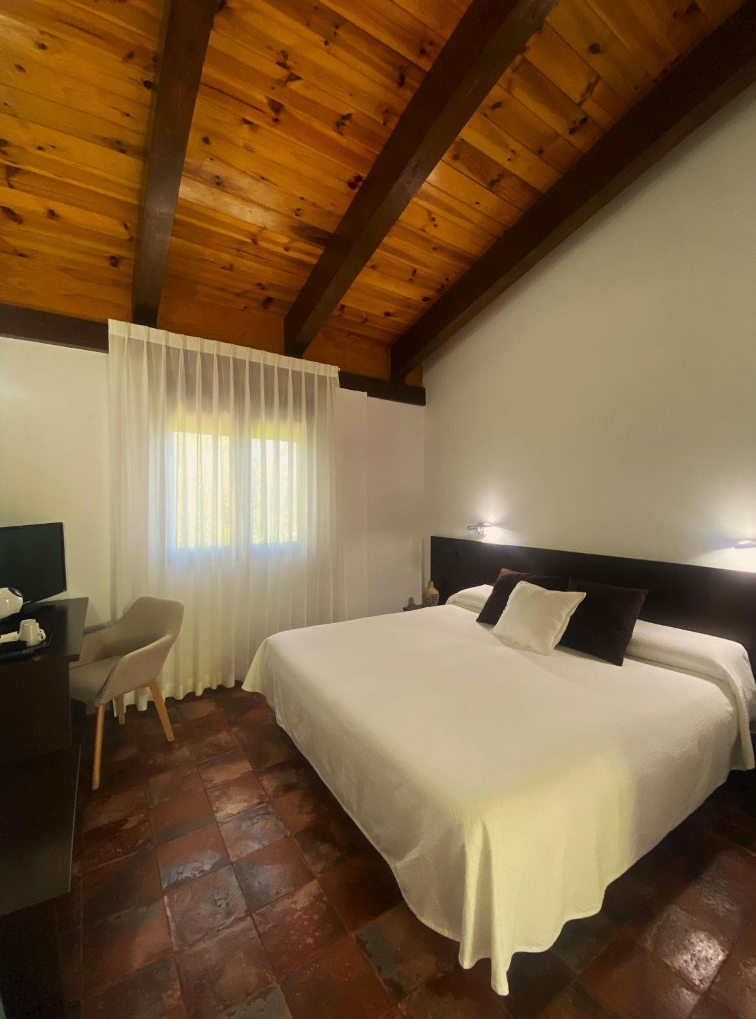 Pago De Tharsys Guest House Рекена Екстериор снимка