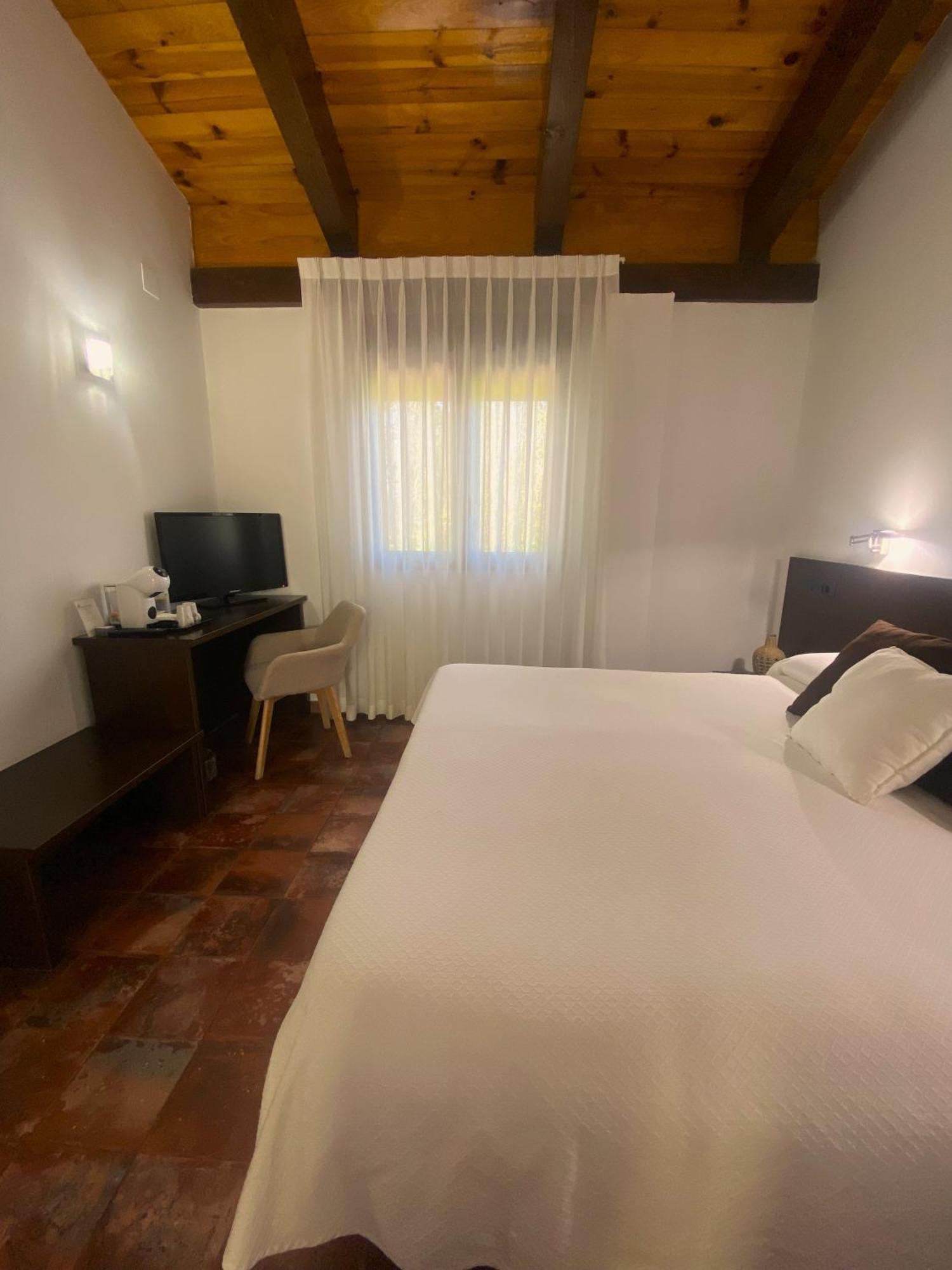 Pago De Tharsys Guest House Рекена Екстериор снимка