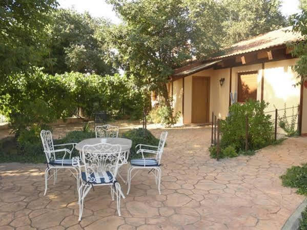 Pago De Tharsys Guest House Рекена Екстериор снимка